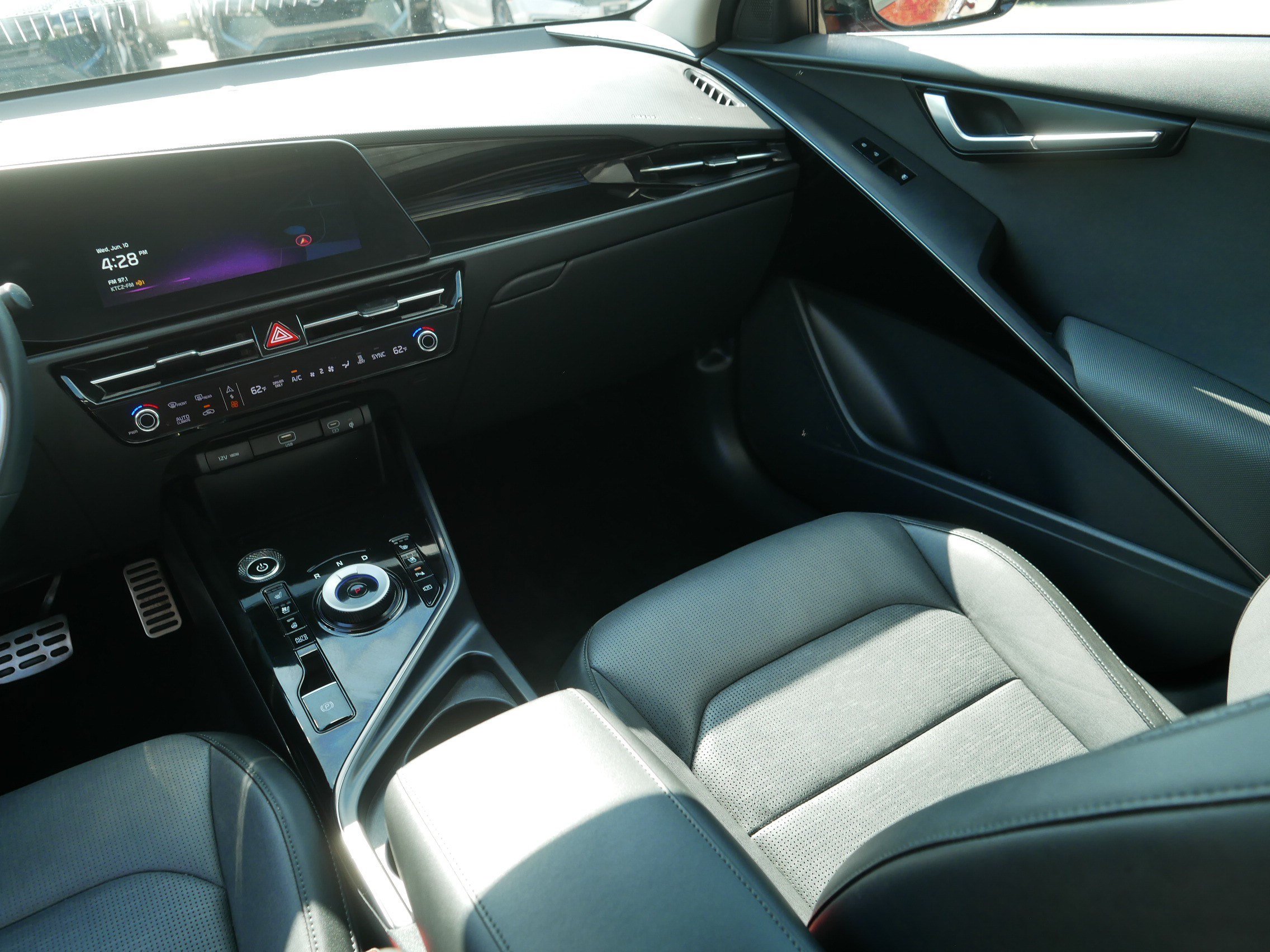 Certified 2023 Kia Niro Wave w/ Wave Preserve Package FWD image 11