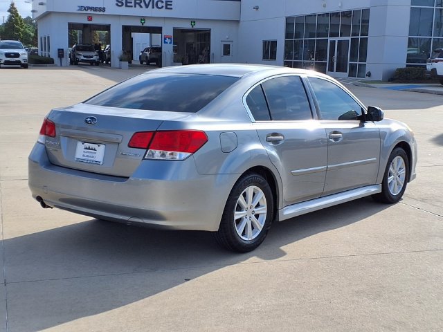 Used 2011 Subaru Legacy 2.5i Premium AWD/4WD image 4