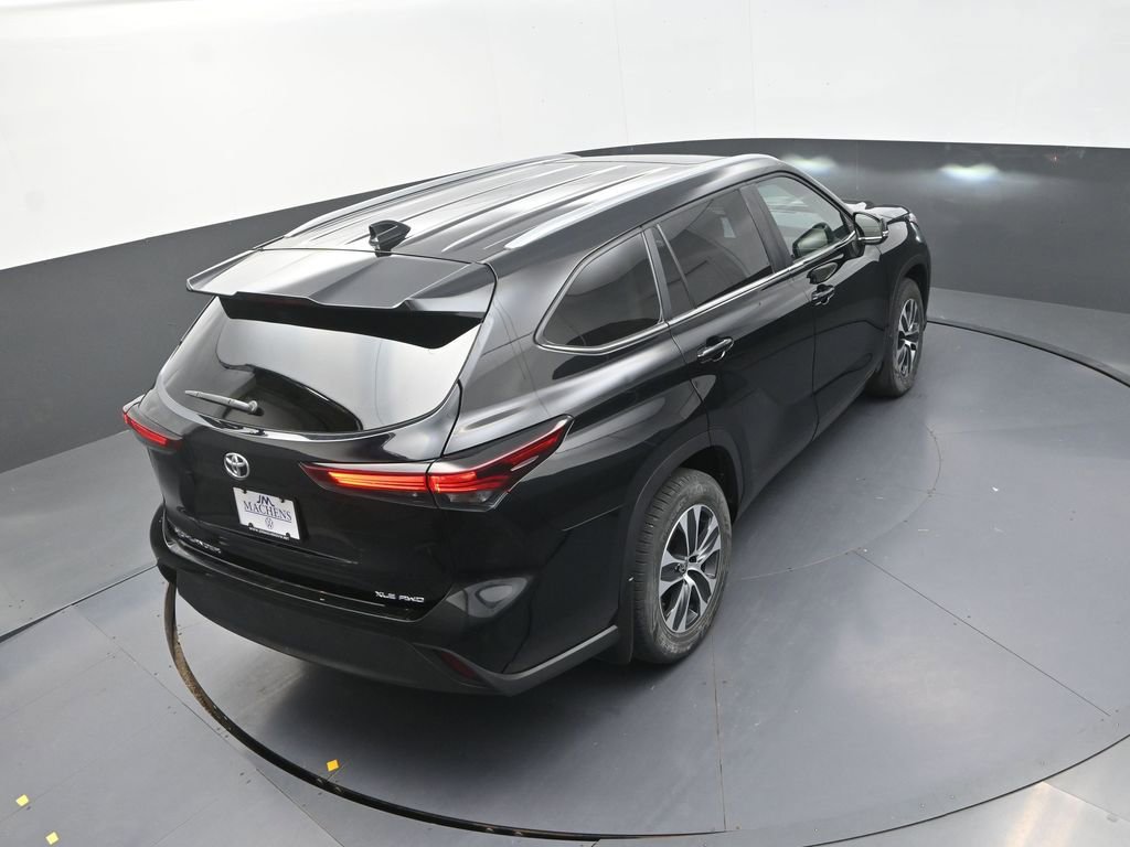 Used 2024 Toyota Highlander XLE AWD/4WD image 21