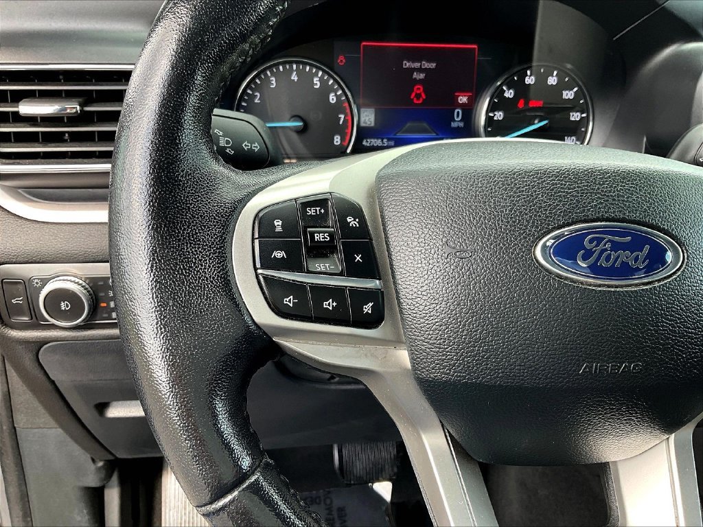 Used 2023 Ford Explorer XLT w/ Equipment Group 202A AWD/4WD image 11