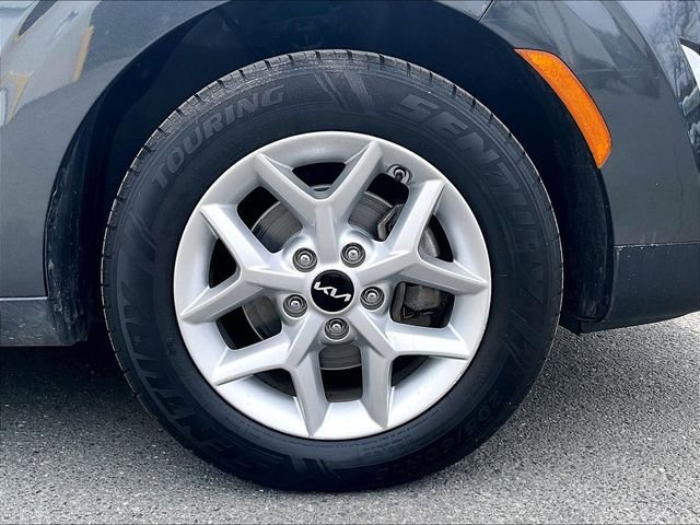 Used 2023 Kia Soul LX w/ LX Technology Package FWD image 9