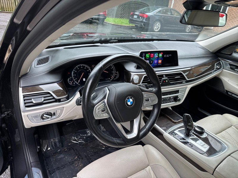 Used 2018 BMW 750i xDrive AWD/4WD image 17