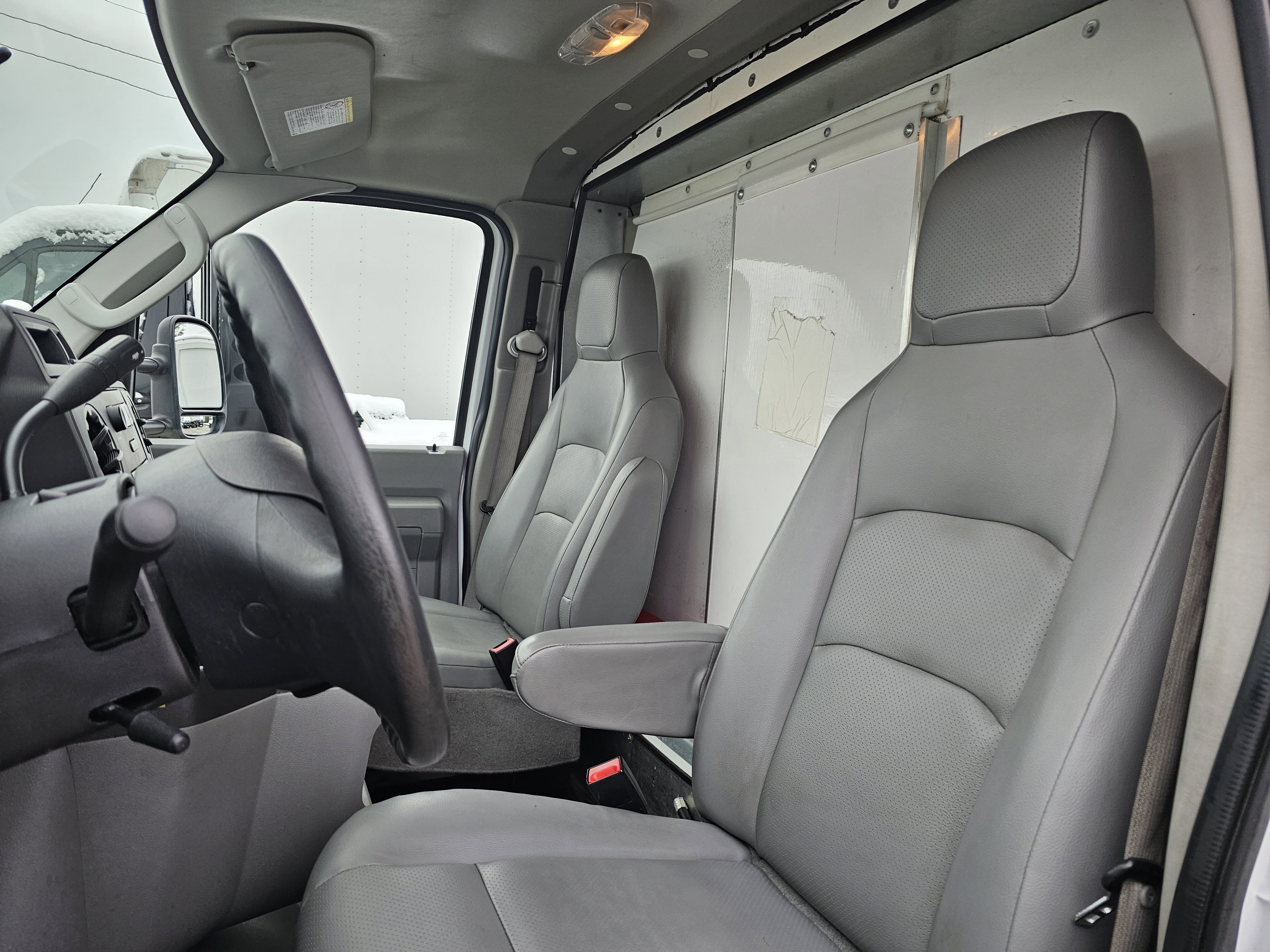 Used 2019 Ford E-350 and Econoline 350 Super Duty w/ Power Windows & Locks Group image 11