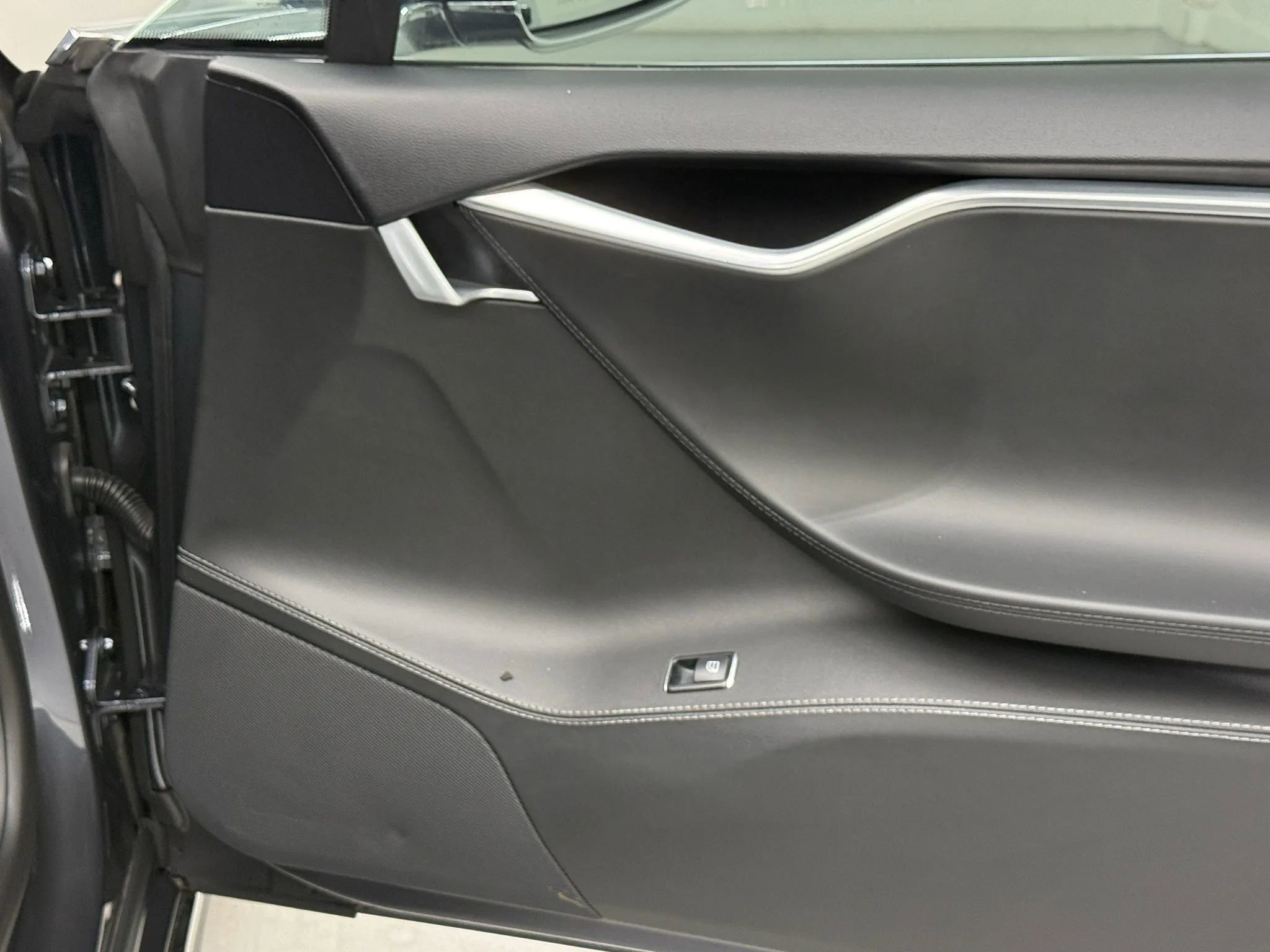 Used 2014 Tesla Model S P85D image 29