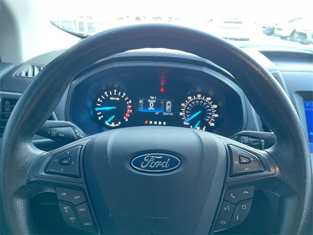 Used 2020 Ford Edge SE image 11