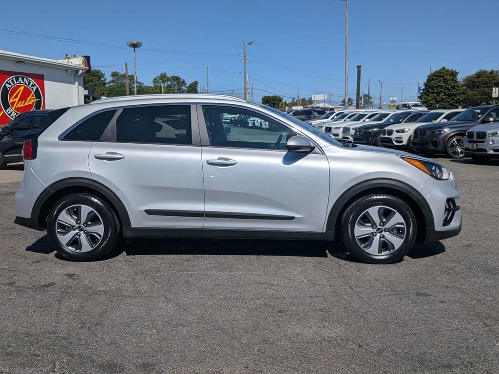 Used 2021 Kia Niro LX image 4