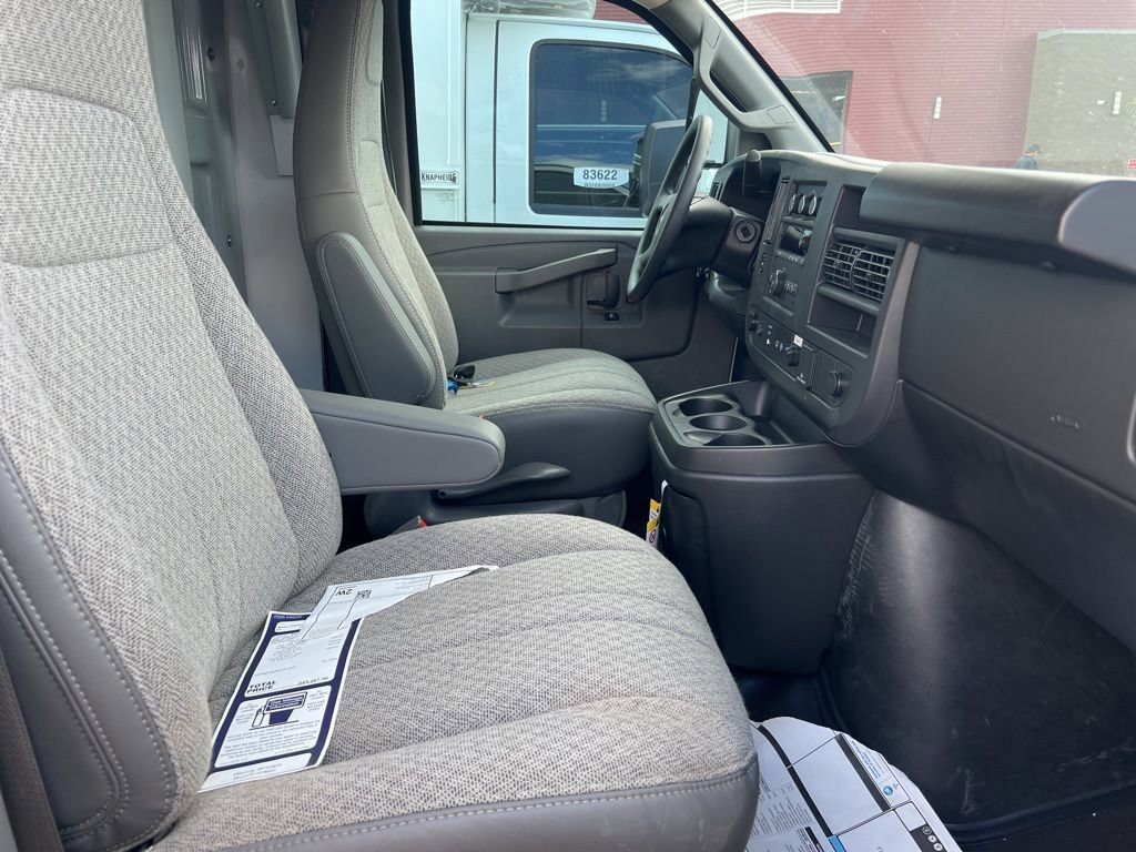 New 2025 GMC Savana 3500 w/ Power Convenience Package RWD image 9