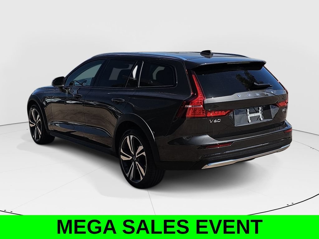 Used 2025 Volvo V60 B5 Cross Country Plus AWD/4WD image 5