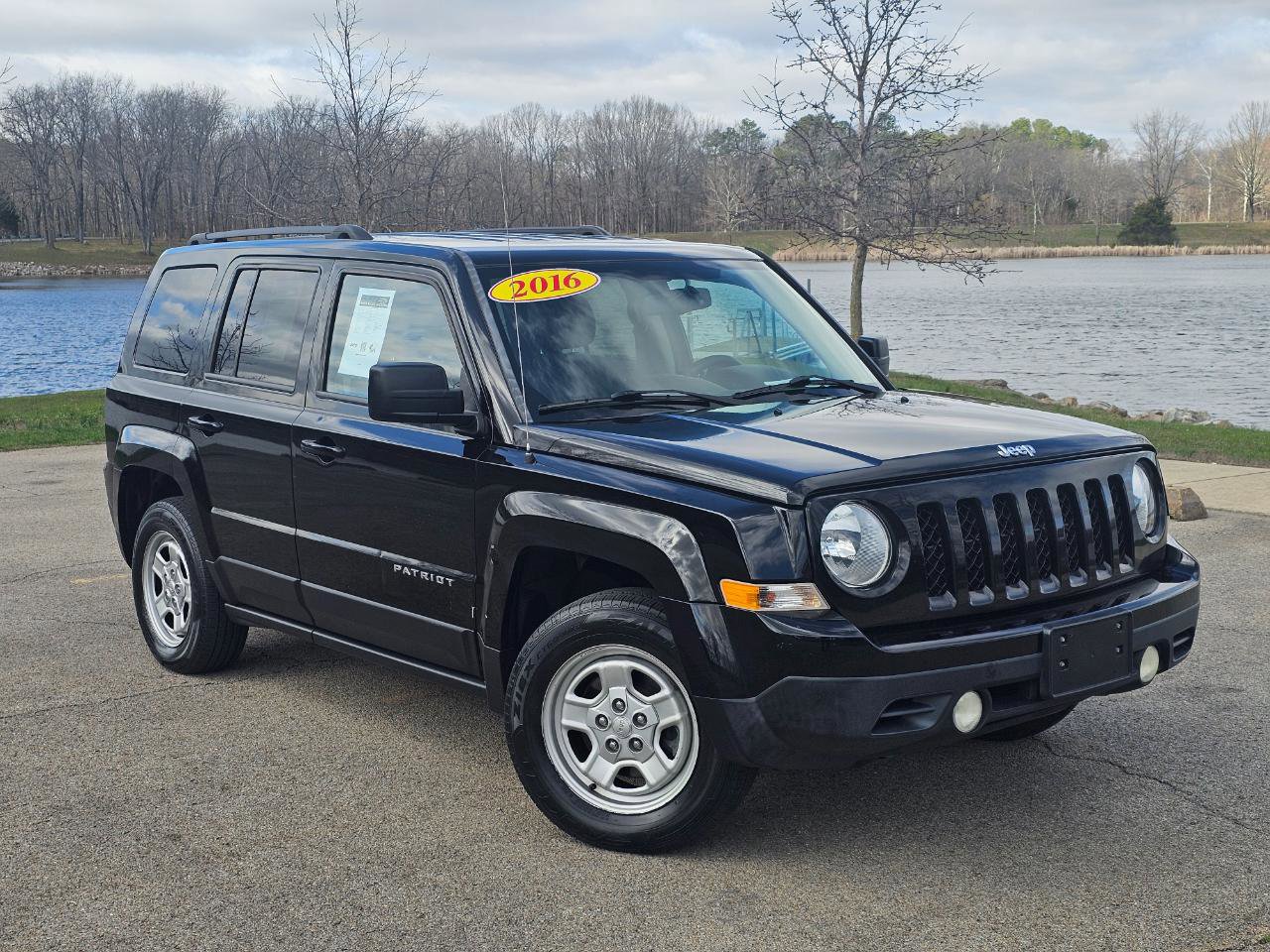 Used 2016 Jeep Patriot Sport w/ Power Value Group FWD image 2