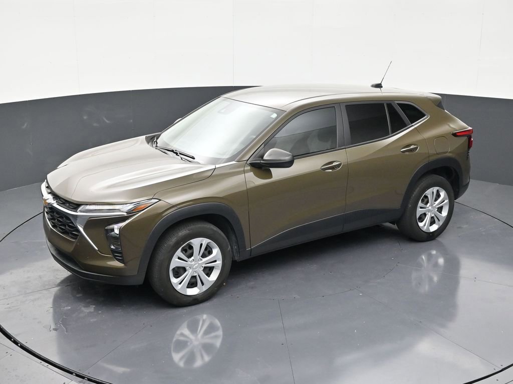 Used 2024 Chevrolet Trax LS FWD image 12
