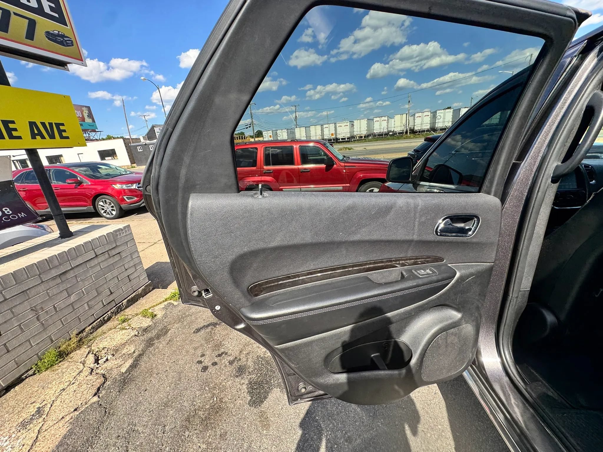 Used 2016 Dodge Durango Limited w/ Nav & Power Liftgate Group AWD/4WD image 13