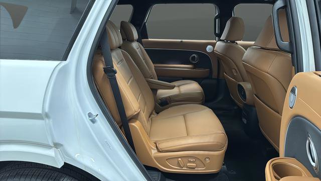 Used 2026 Hyundai Palisade Calligraphy image 25