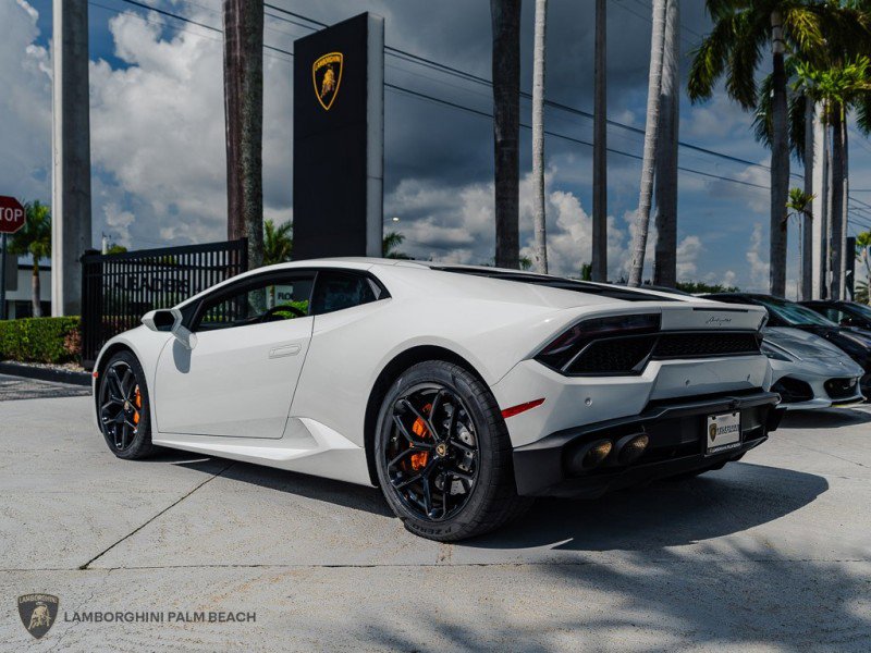 Used 2019 Lamborghini Huracan LP 580-2 RWD image 3