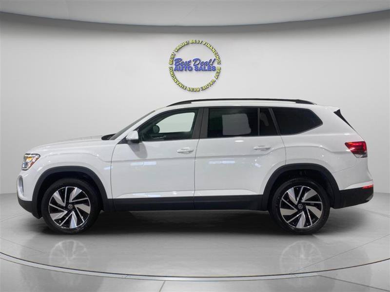 Used 2024 Volkswagen Atlas SE AWD/4WD image 2