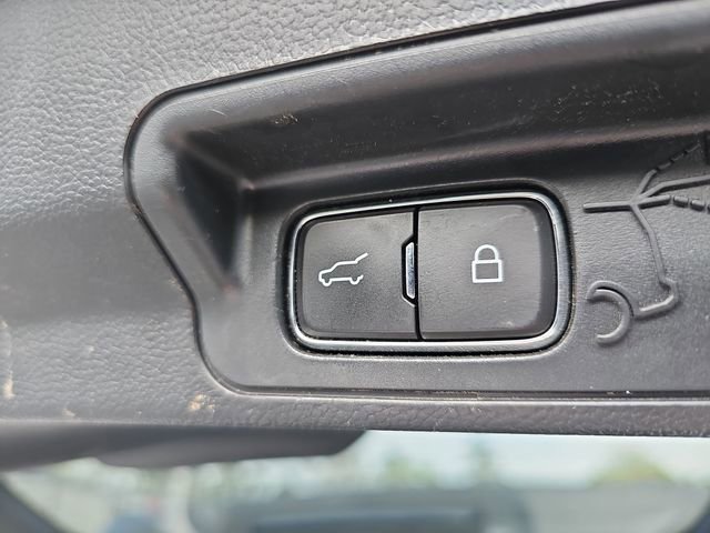 Used 2023 Ford Explorer XLT w/ Equipment Group 202A image 15