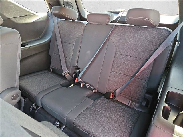 Used 2025 Chevrolet Traverse LT w/ Driver Confidence Package FWD image 25