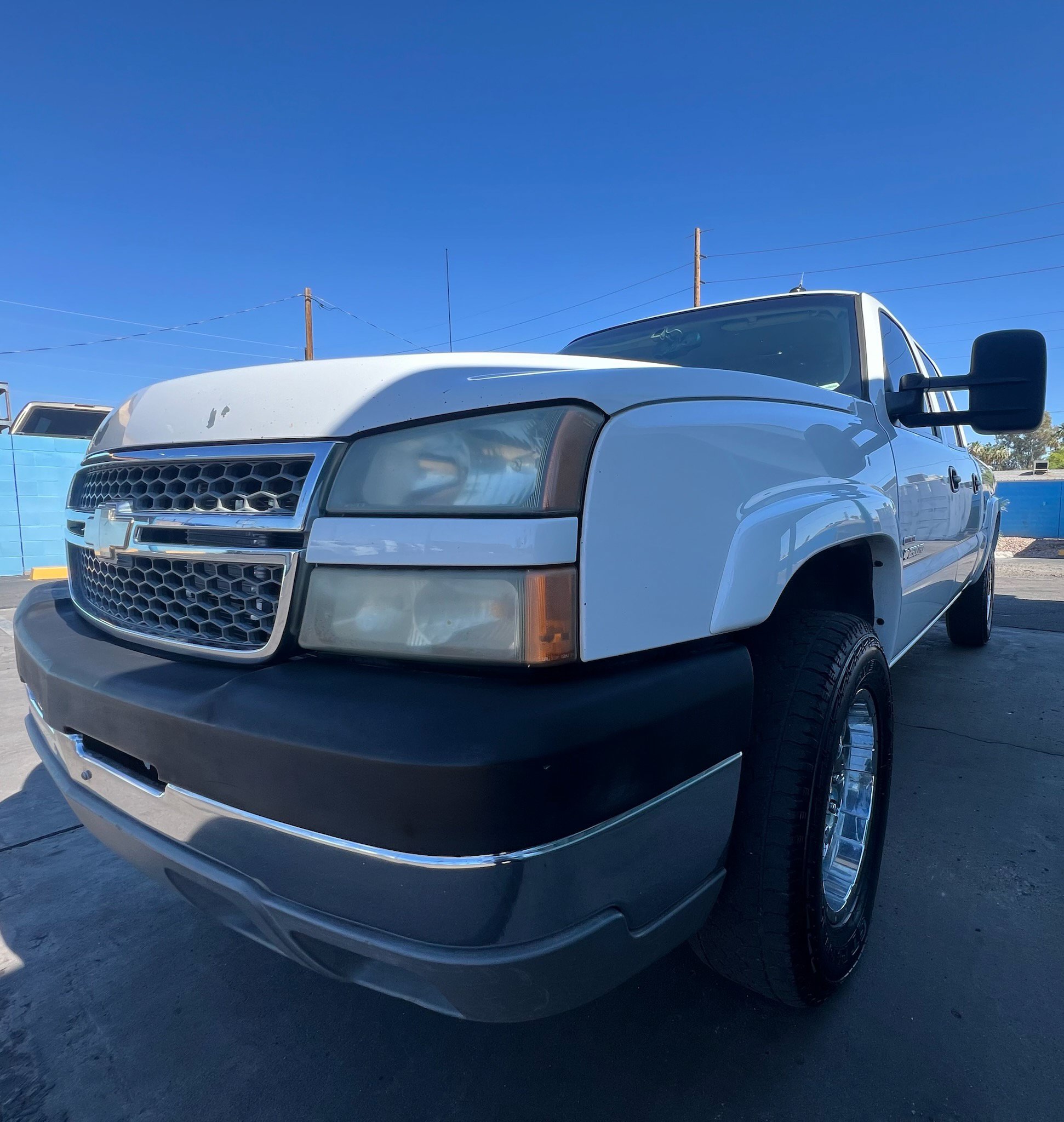 Used 2005 Chevrolet Silverado 2500 LT w/ Heavy-Duty Power Package image 1