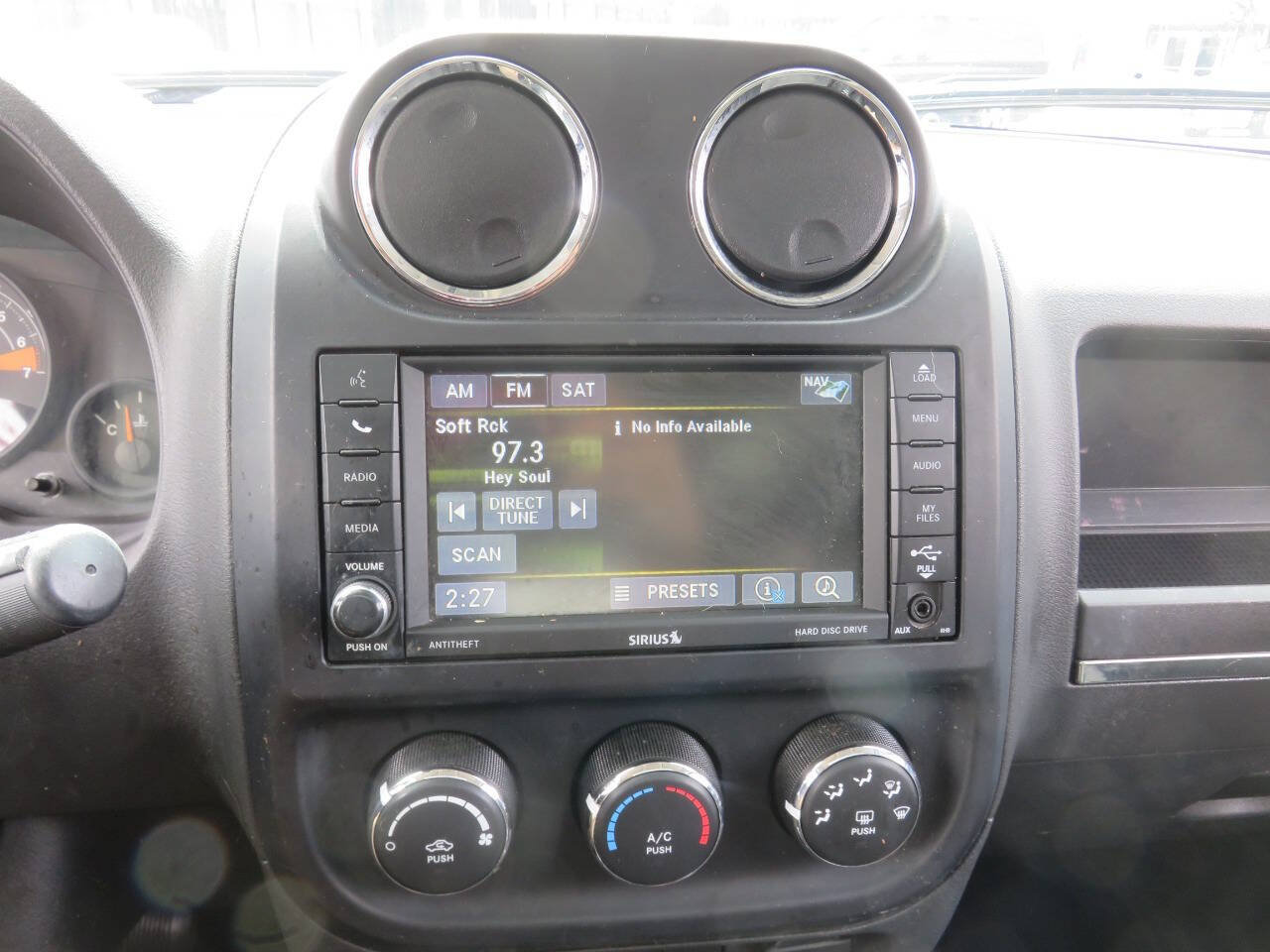 Used 2016 Jeep Patriot High Altitude AWD/4WD image 19
