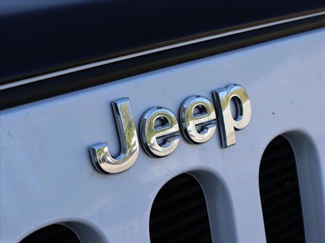Used 2015 Jeep Wrangler Unlimited Sahara w/ Dual Top Group AWD/4WD image 26