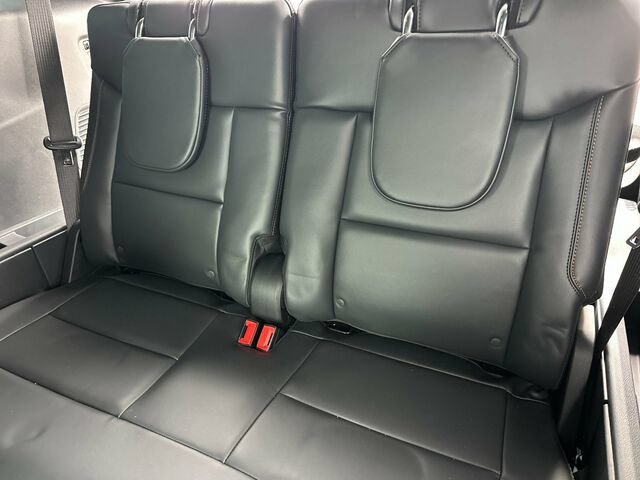Used 2026 Ford Explorer Tremor w/ Tremor Ultimate Package AWD/4WD image 18