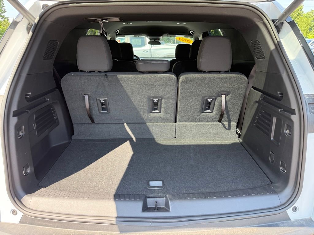 Used 2024 Chevrolet Traverse LT w/ Enhanced Driving Package image 27