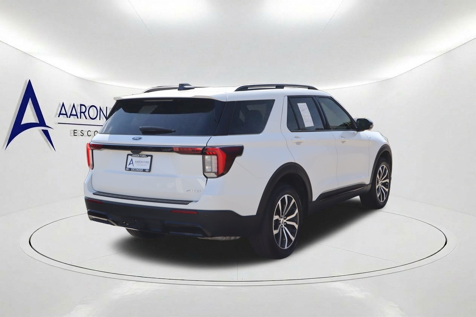 Used 2025 Ford Explorer ST-Line AWD/4WD image 4