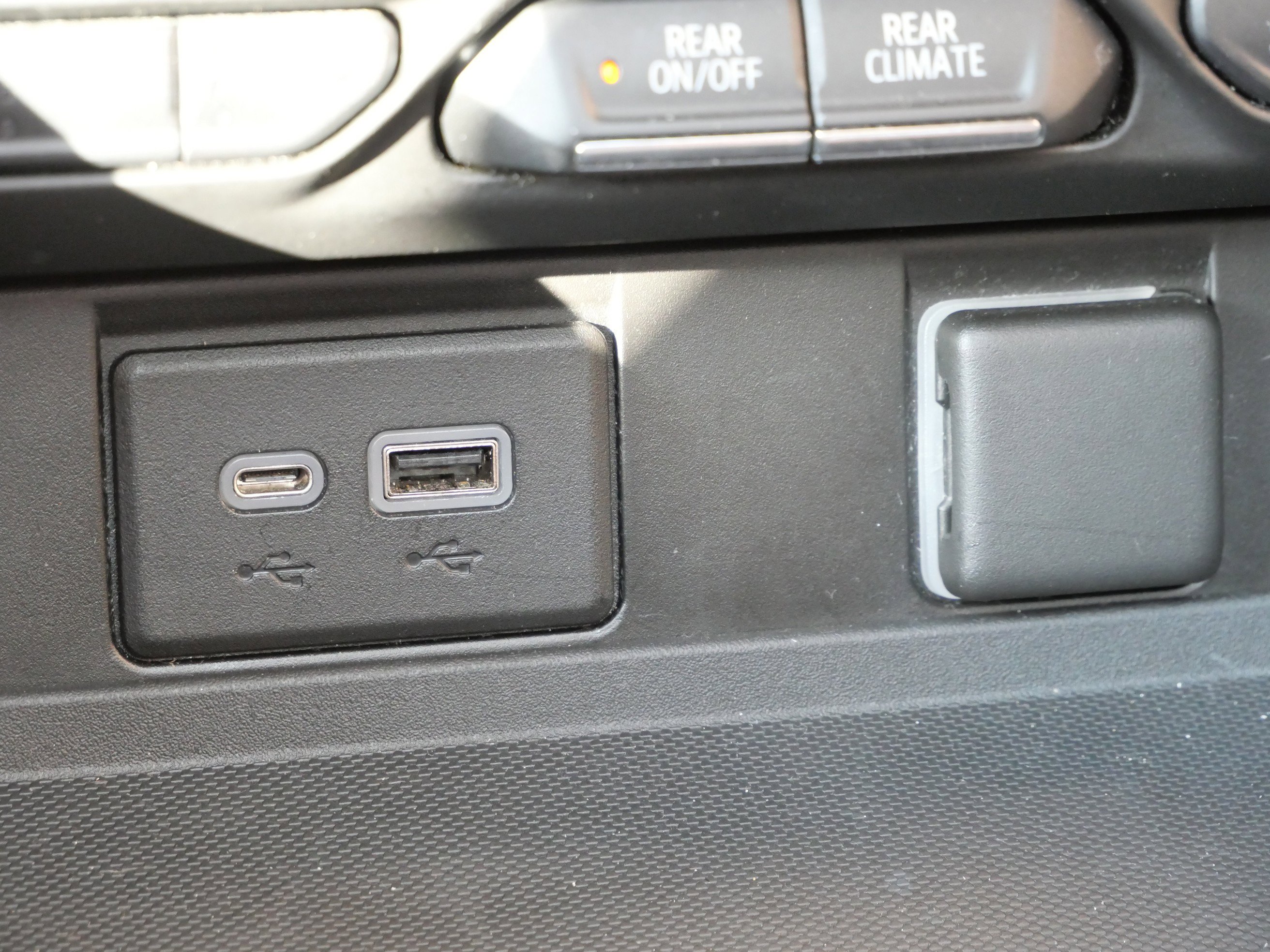 Used 2021 Chevrolet Tahoe High Country w/ Premium Package image 20