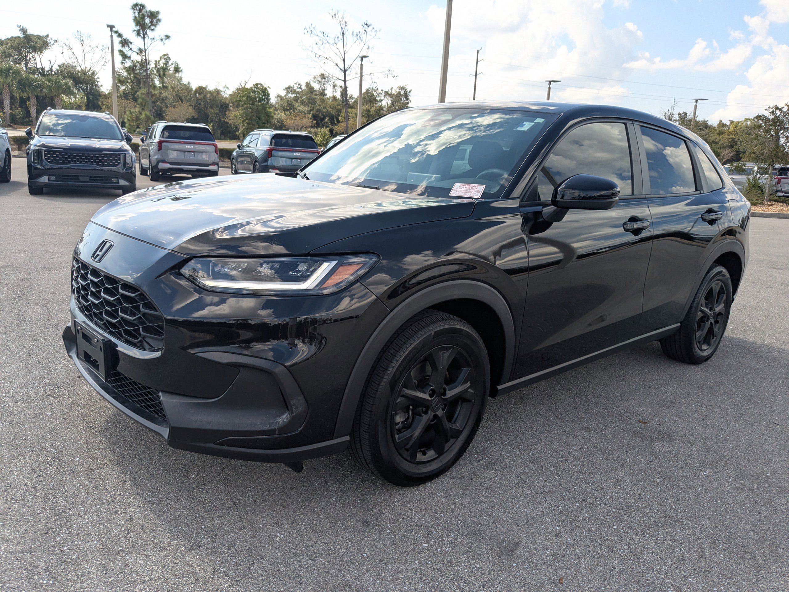 Used 2023 Honda HR-V LX image 9