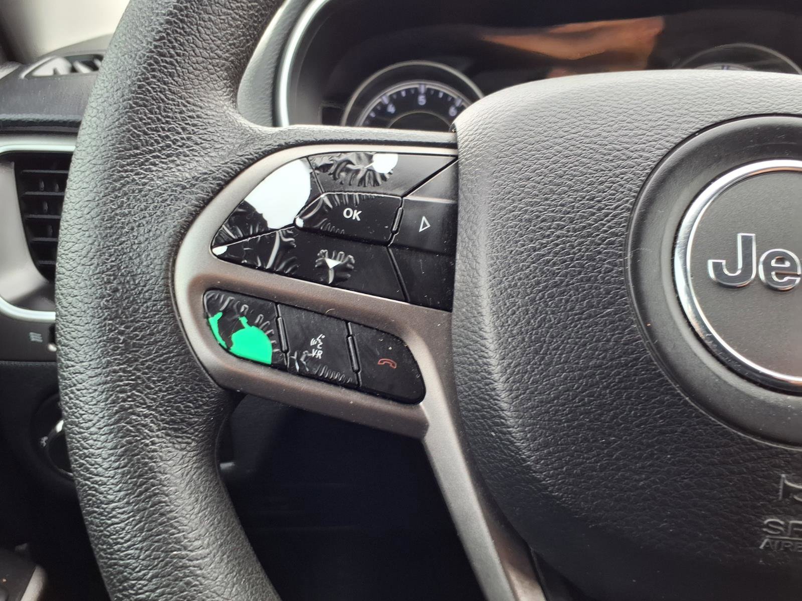 Used 2019 Jeep Cherokee Latitude w/ Popular Appearance Group FWD image 15