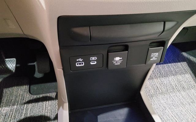 Used 2025 Honda Odyssey Elite image 29