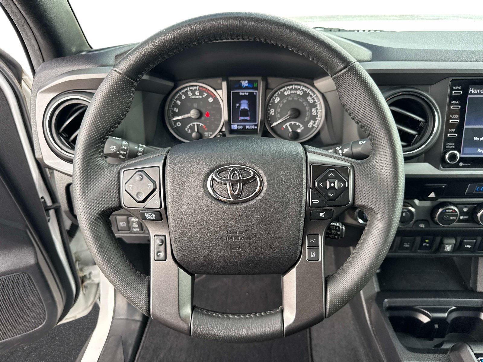 Used 2022 Toyota Tacoma TRD Off-Road w/ Technology Package AWD/4WD image 26