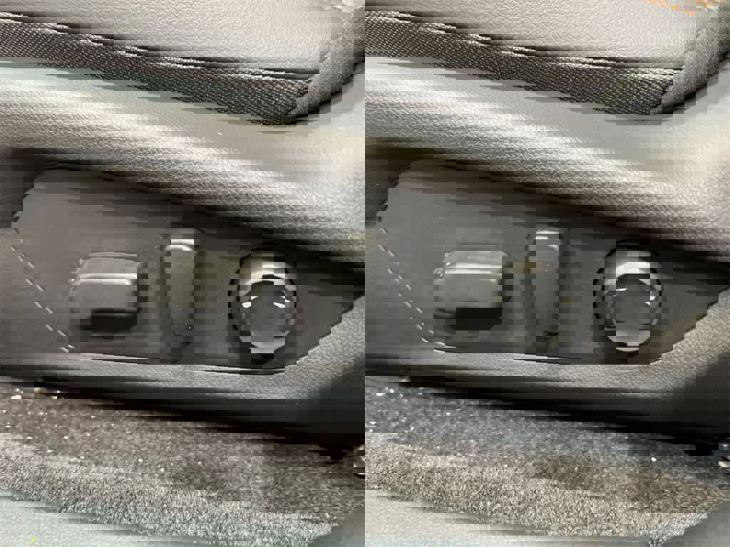 Used 2025 Subaru Crosstrek 2.5i Limited image 13