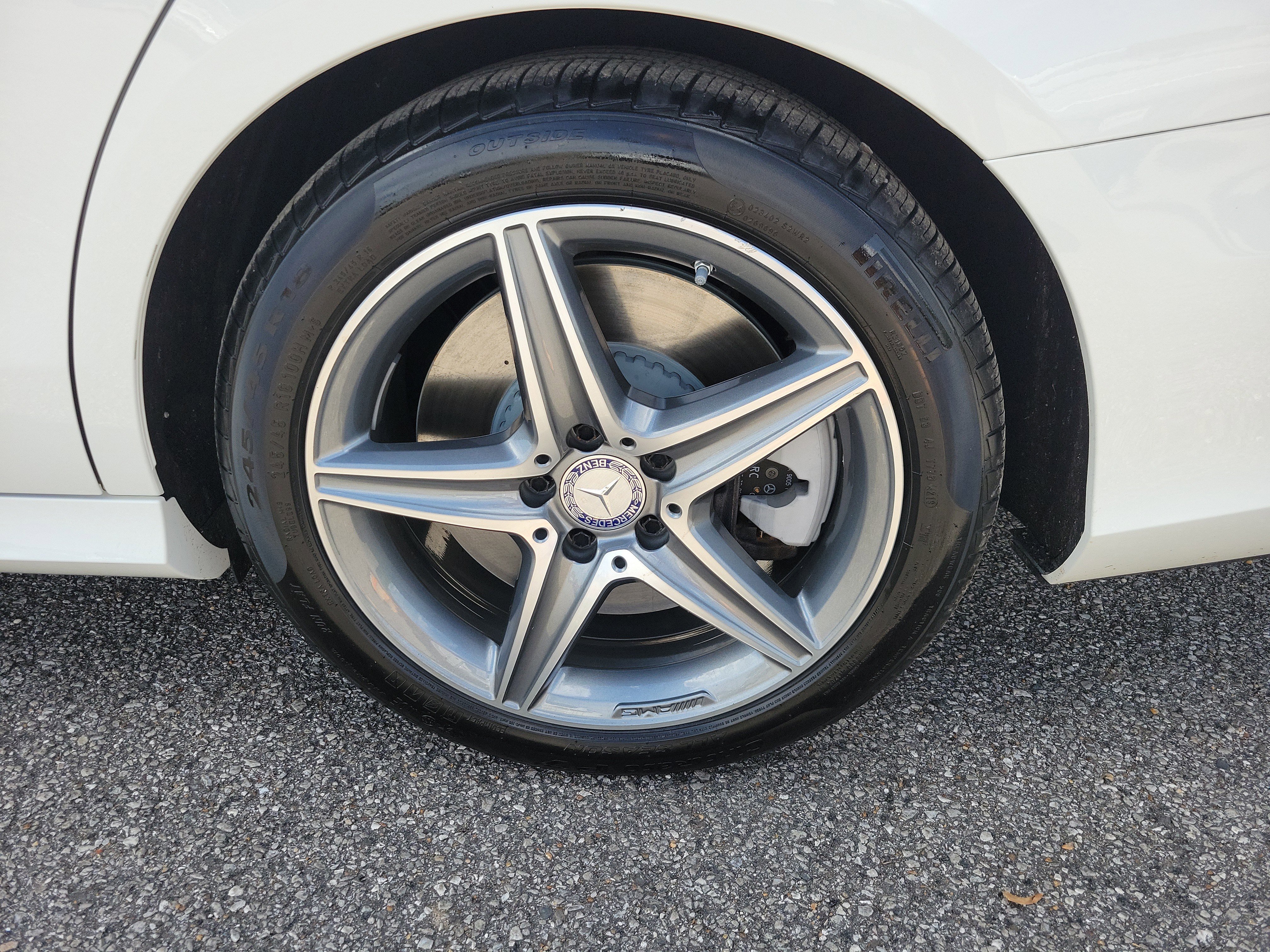 Used 2017 Mercedes-Benz E 400 4MATIC Wagon image 25