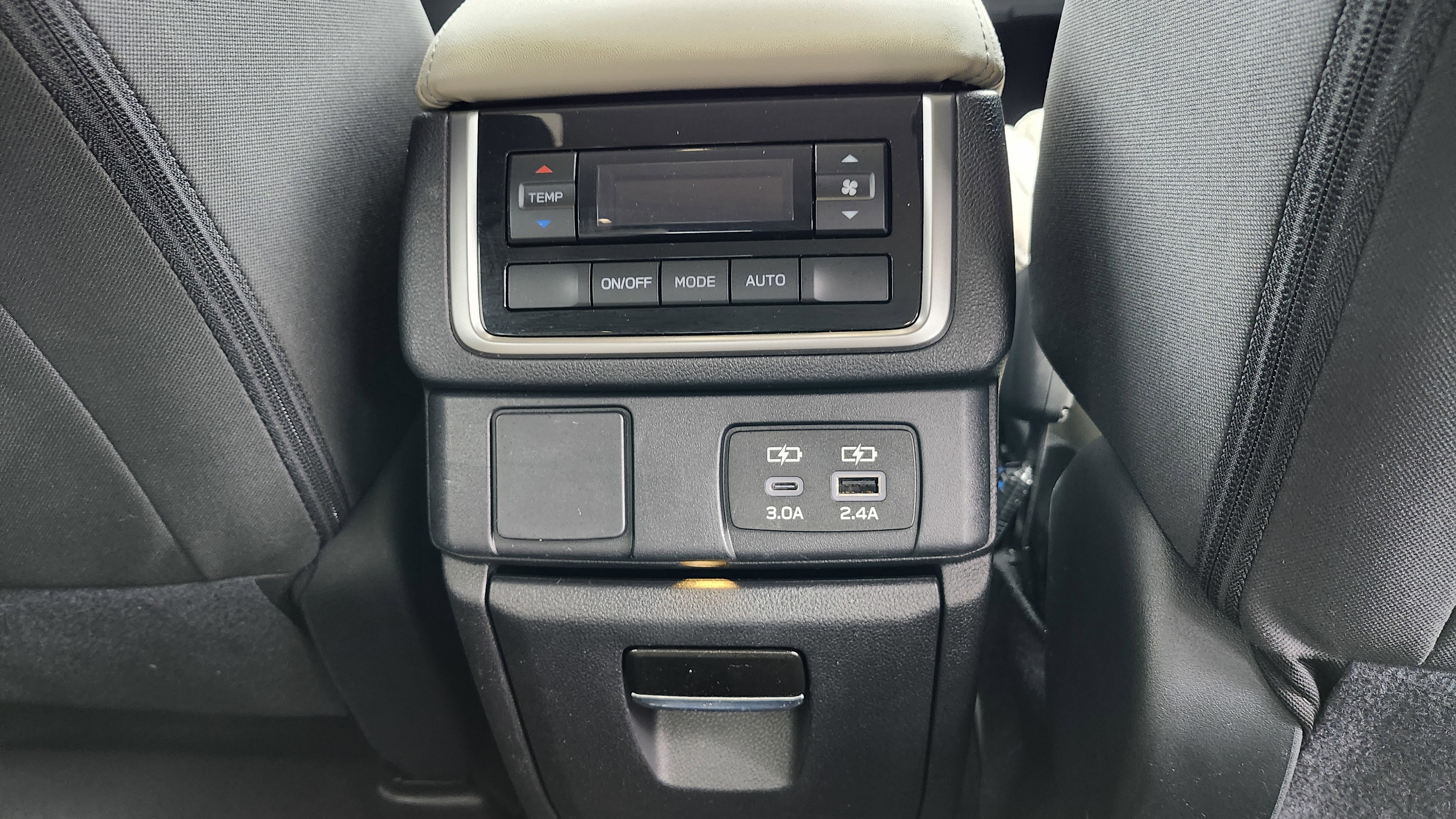 Used 2025 Subaru Ascent Premium image 15