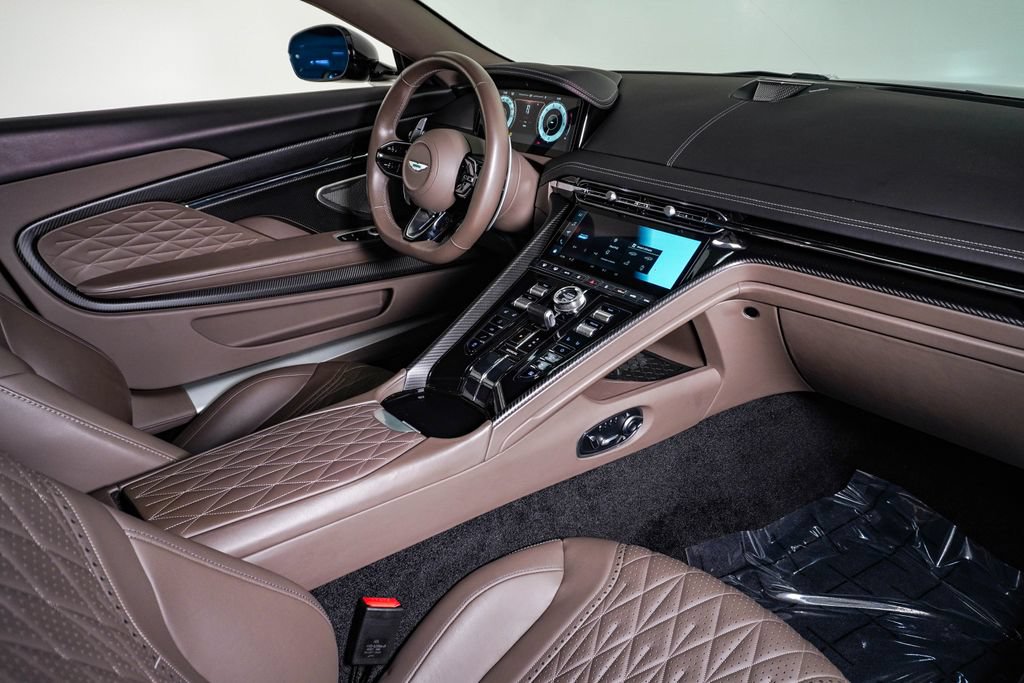 Used 2024 Aston Martin DB12 Coupe RWD image 17