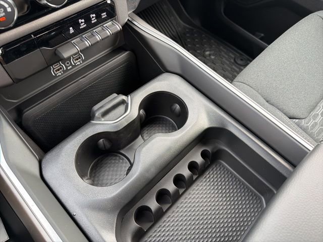 New 2026 RAM 1500 4x4 Crew Cab image 18
