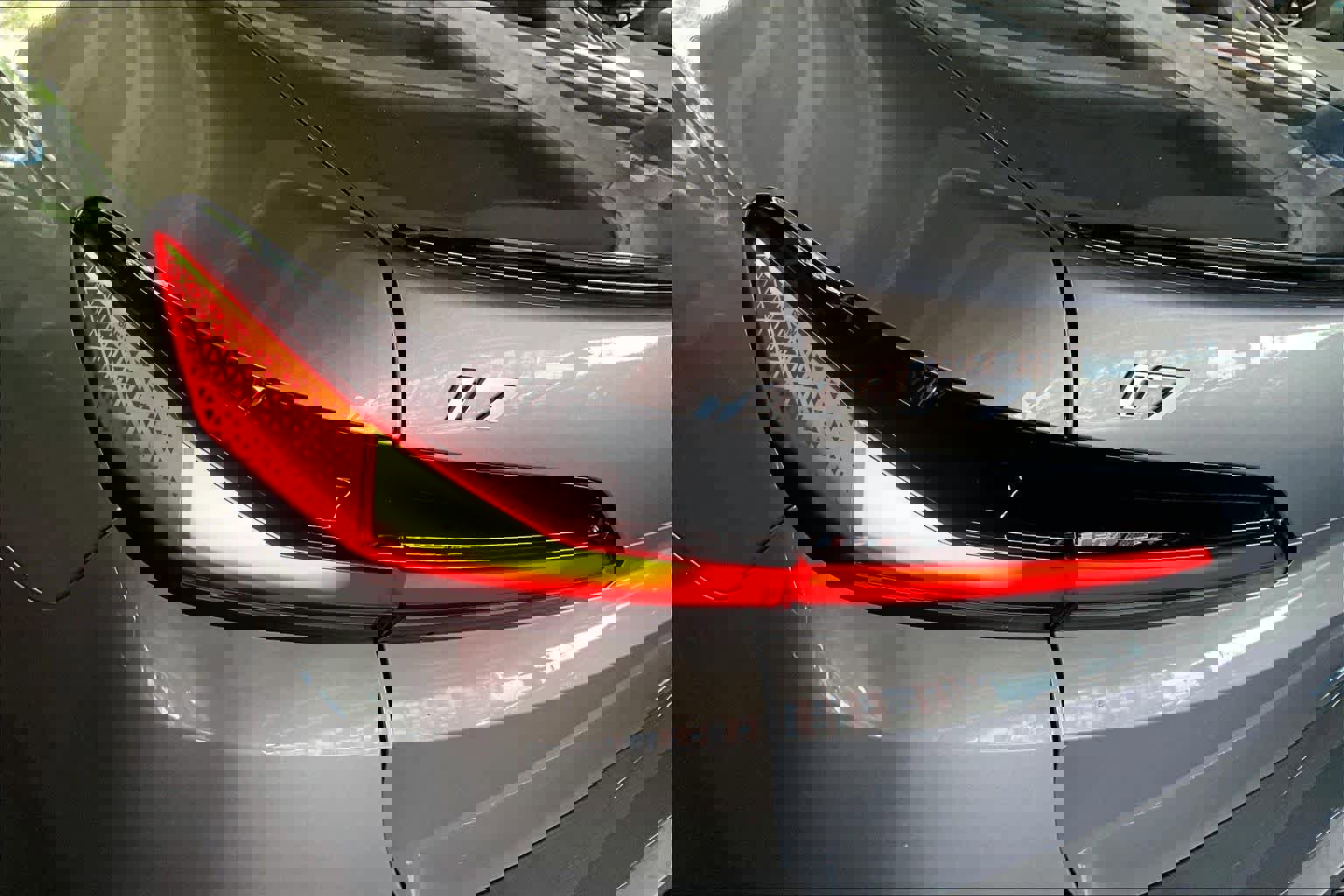 Used 2023 BMW i7 xDrive60 w/ Parking Assistance Package AWD/4WD image 28