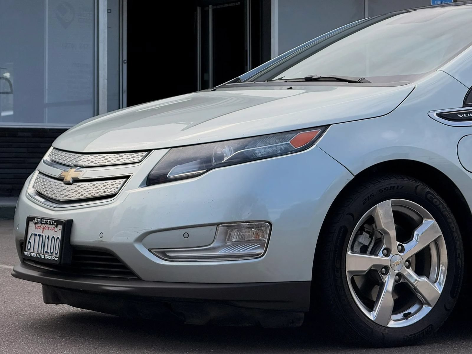 Used 2011 Chevrolet Volt Premium w/ Premium Trim Package FWD image 4