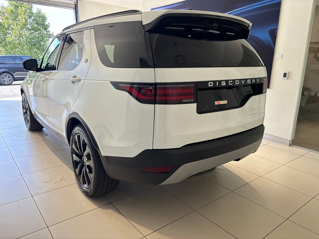 New 2026 Land Rover Discovery S AWD/4WD image 2