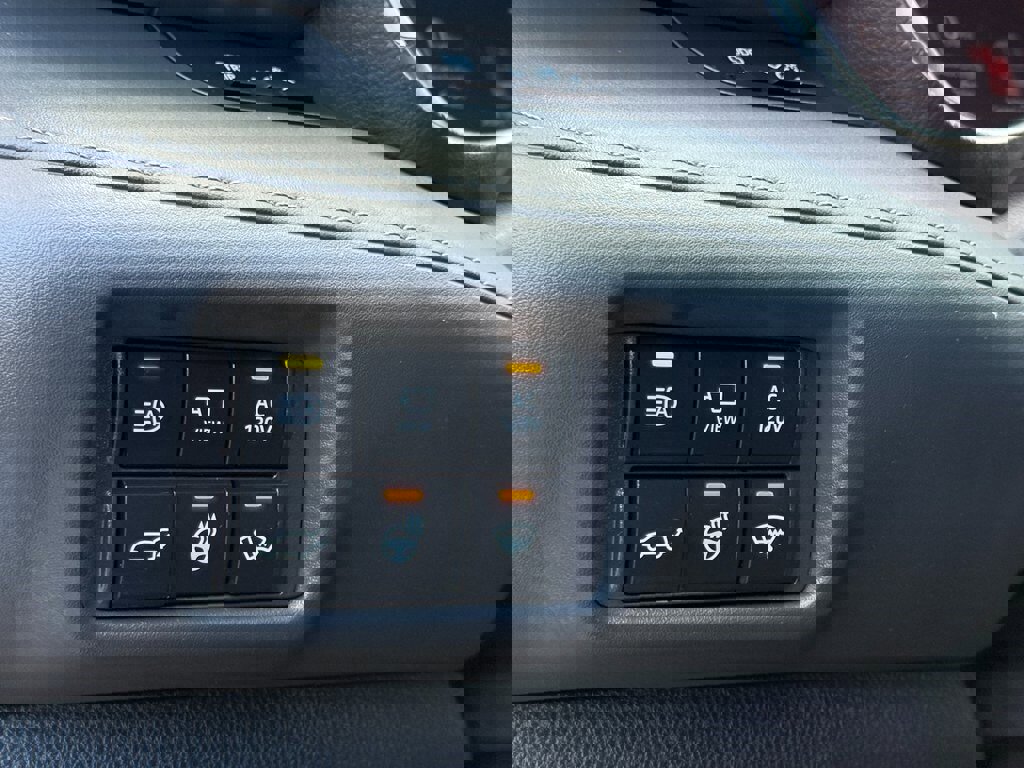 Used 2022 Toyota Highlander Limited image 32