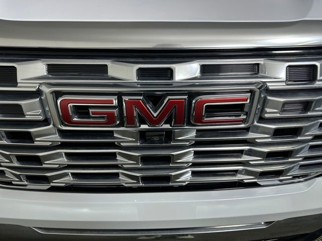 New 2026 GMC Terrain Denali w/ LPO, Floor Liner Package image 9