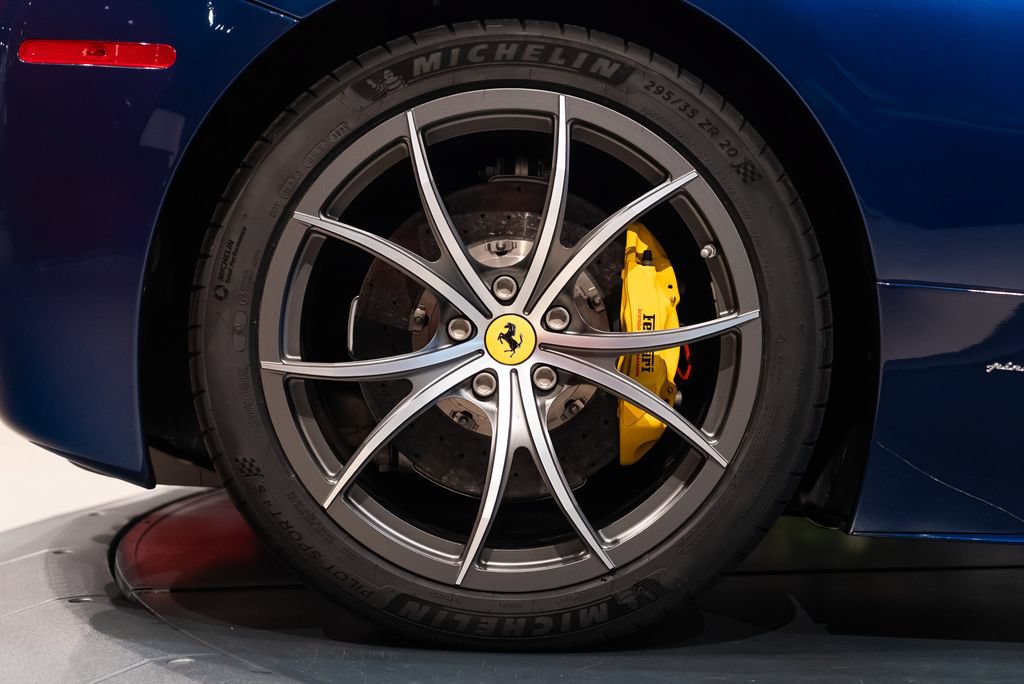 Certified 2014 Ferrari 458 Spider RWD image 15