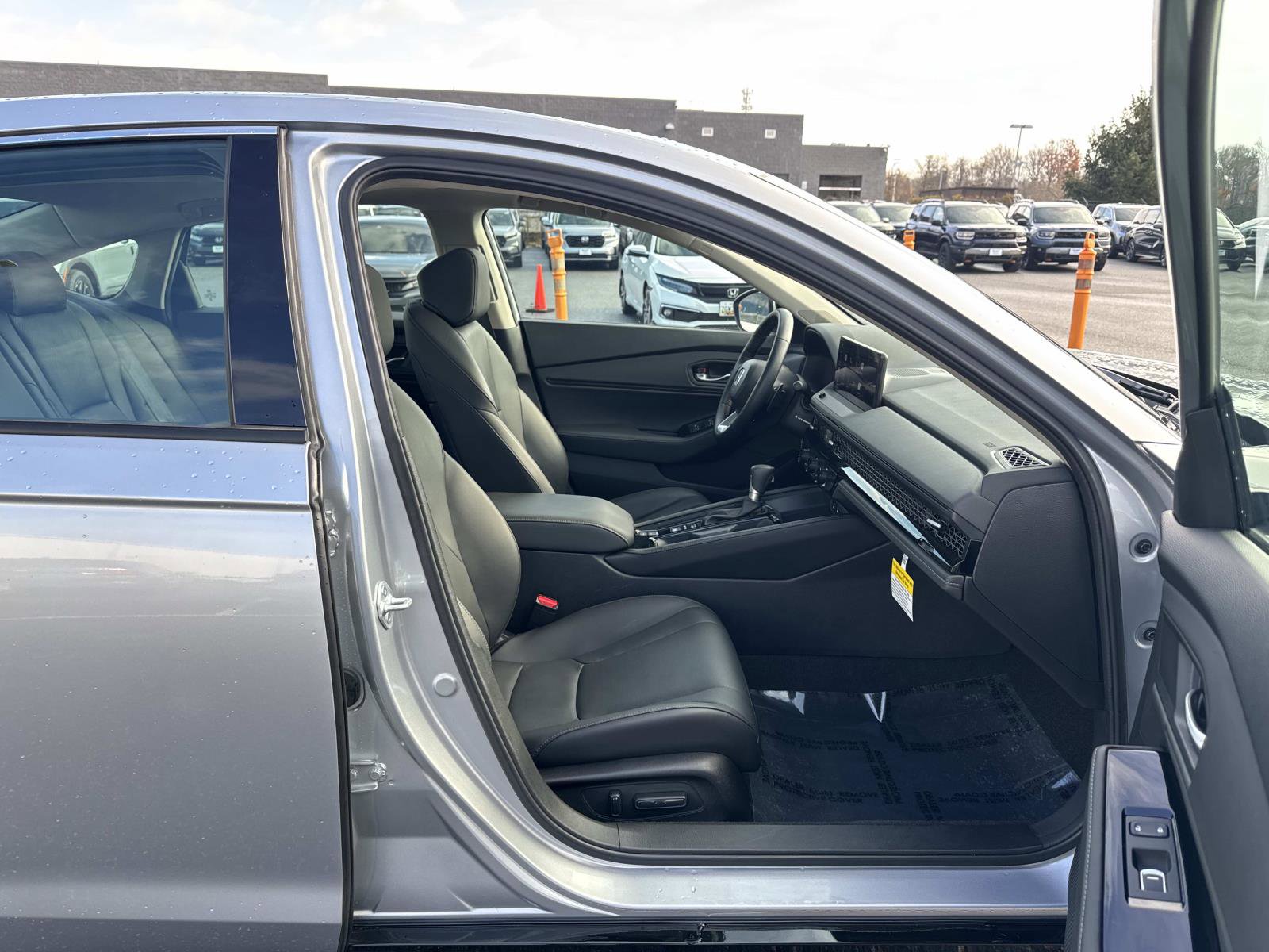 Used 2025 Honda Accord Touring image 13