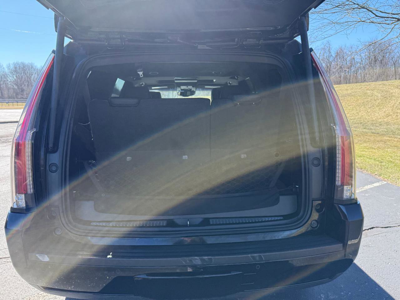 Used 2015 Cadillac Escalade Platinum image 15