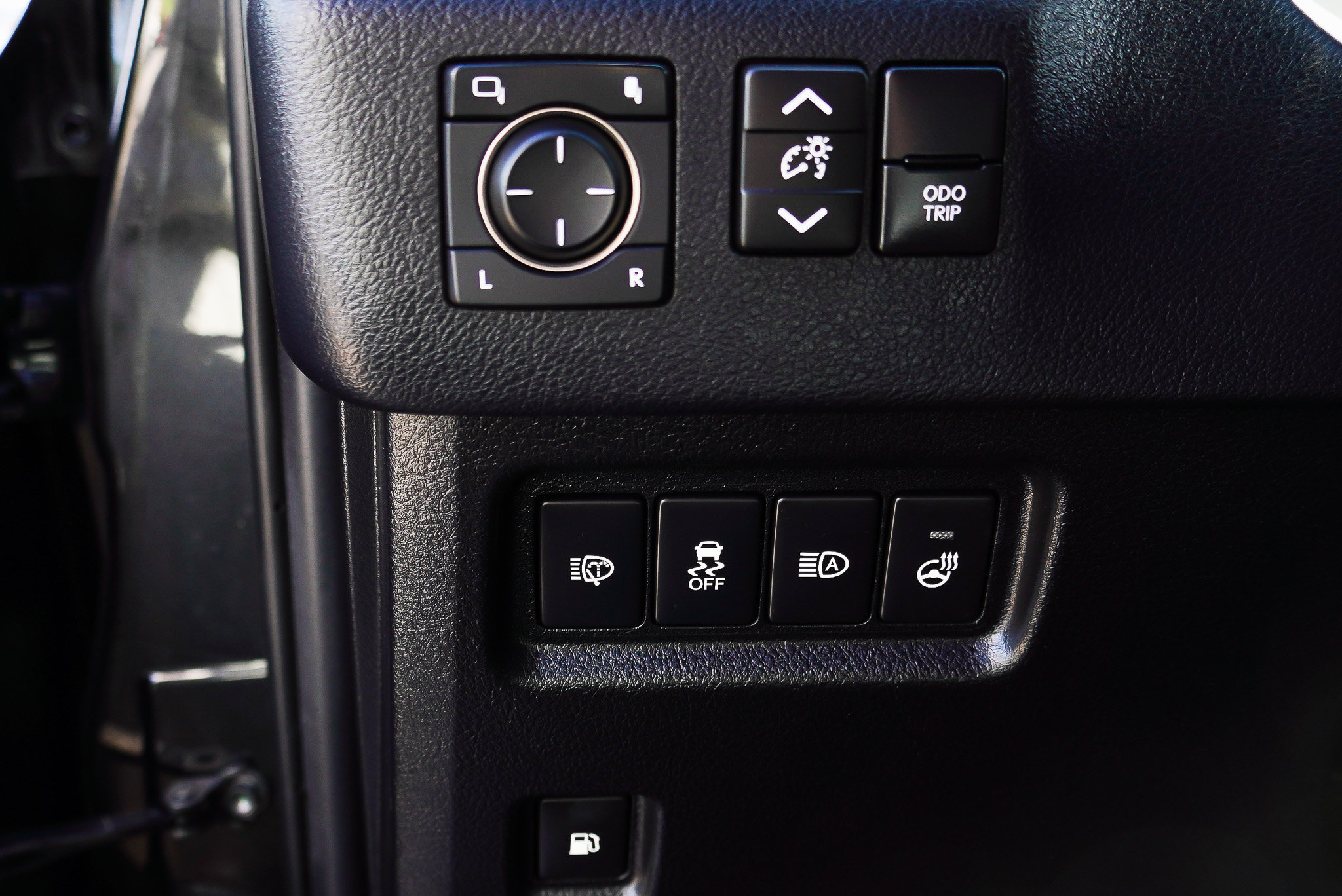 Used 2023 Lexus GX 460 Premium w/ Accessory Package AWD/4WD image 18