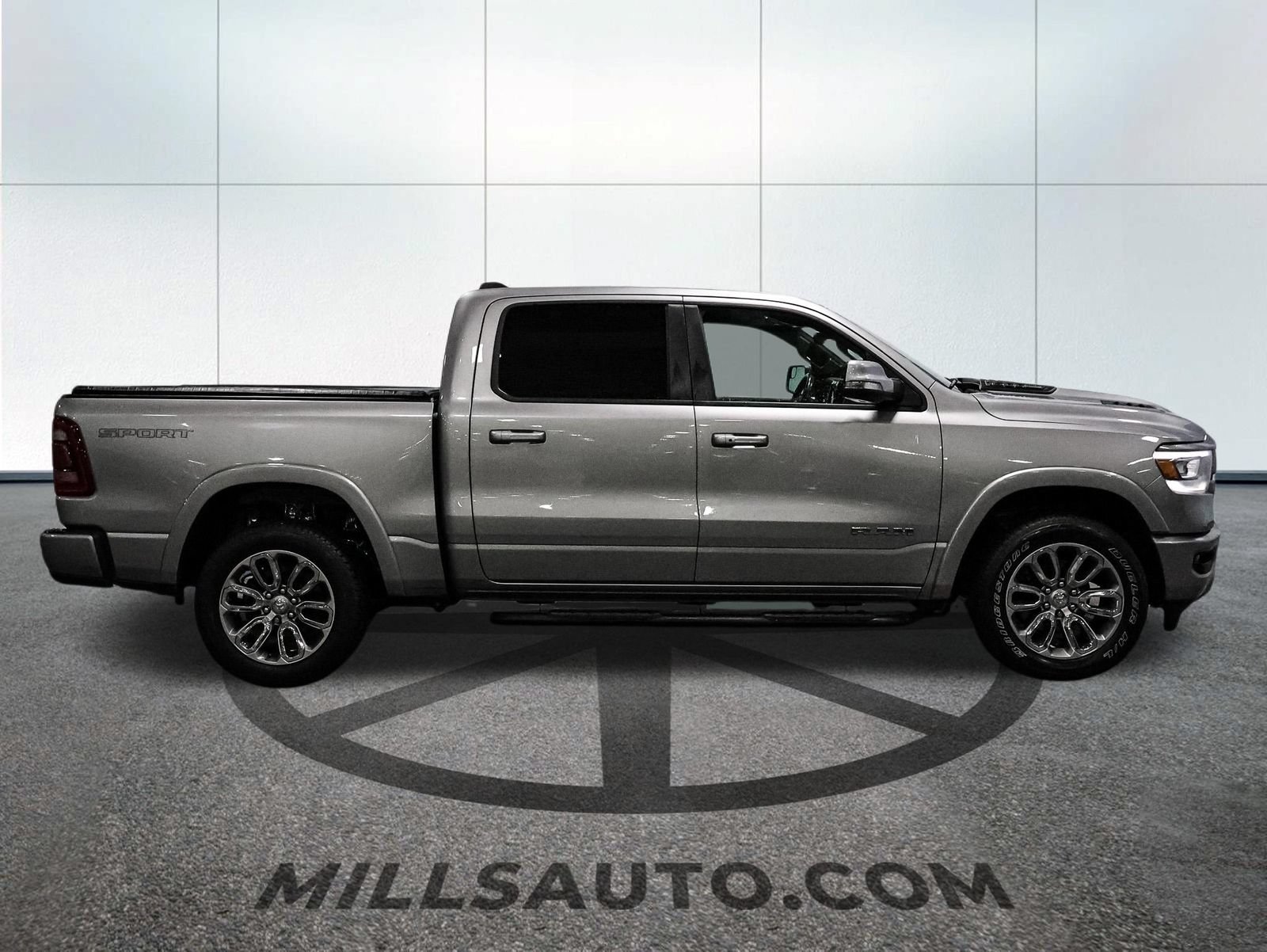 Used 2021 RAM 1500 Laramie w/ Sport Appearance Package AWD/4WD image 10