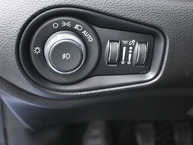 Used 2015 Jeep Renegade Latitude image 20