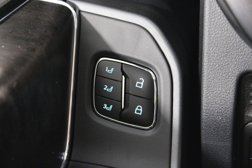 New 2026 Ford F250 Lariat w/ Black Appearance Package image 41