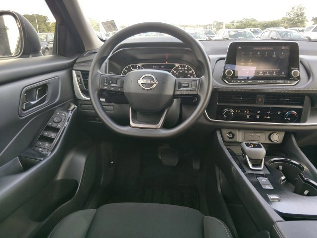 Used 2026 Nissan Rogue S FWD image 11