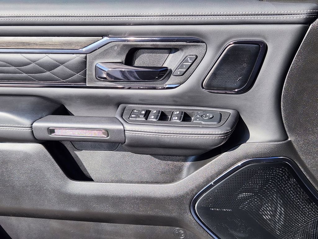 Used 2025 RAM 1500 Limited AWD/4WD image 6